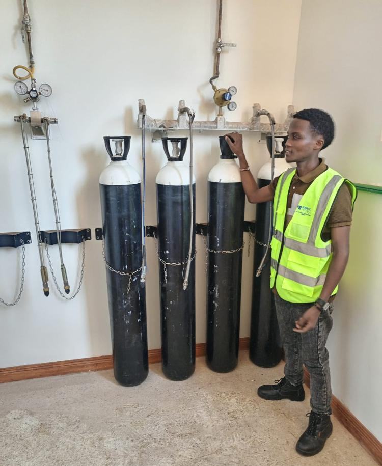 Jodroc engineer commissioning the oxygen manifold in Nyeri
